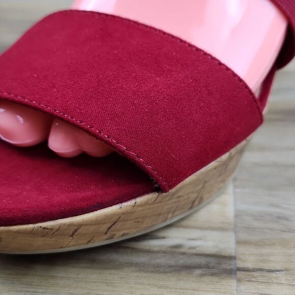 💜American Eagle Red Suede Open Toe Wedge Sandals Size 8.5 - Picture 7 of 12